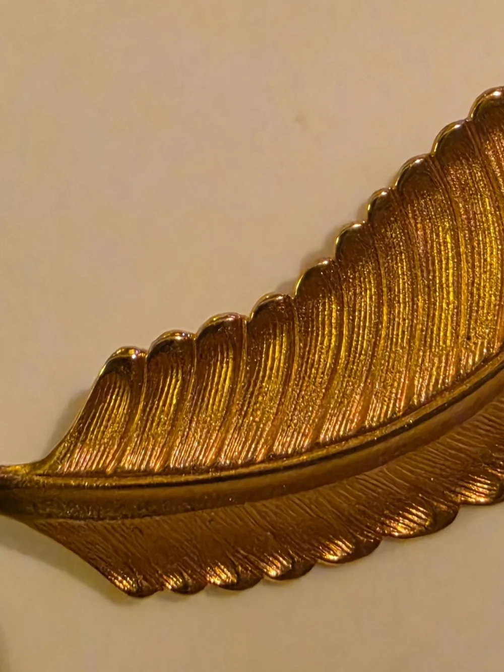 Lot of 4 Vintage Brooches Features Beautiful Gold Tone Designs